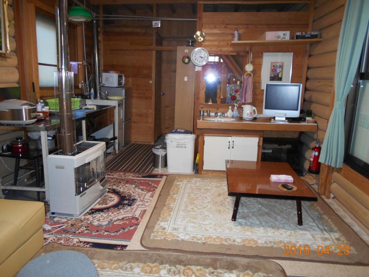 Log Yukari Villa NakaNakafurano Buitenkant foto