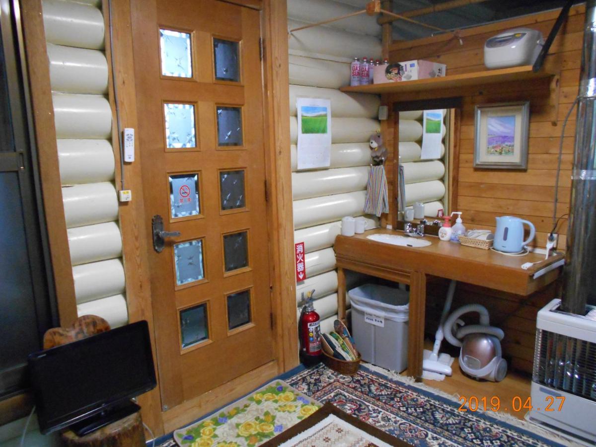 Log Yukari Villa NakaNakafurano Buitenkant foto